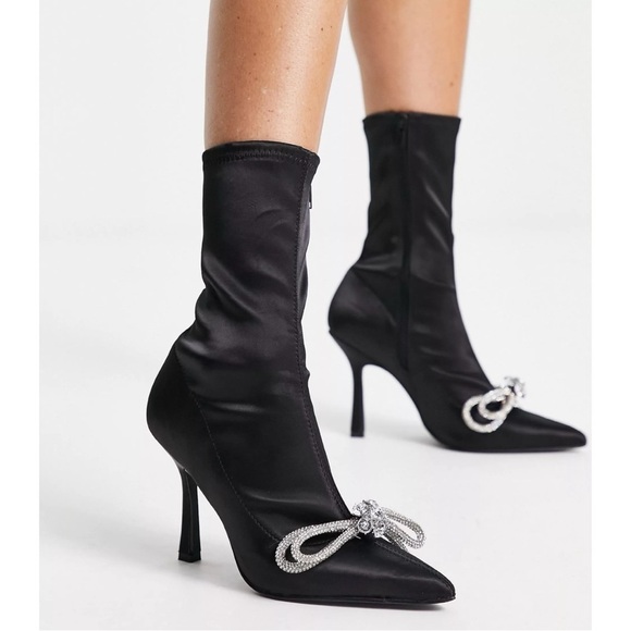 Steve Madden Shoes Satin Sock Bootie Pointed Stiletto Rhinestone Bow Black 8 - Picture 1 of 16
